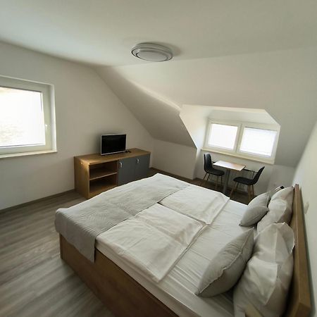 Guesthouse Haler Podcetrtek Bagian luar foto